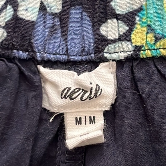 EUC Women’s aerie Navy Floral Ruffled Skort Size Medium - Picture 2 of 5